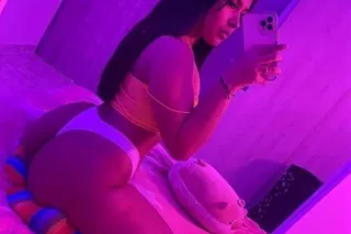 horny latina with nice body 🔥 ... - Image 4