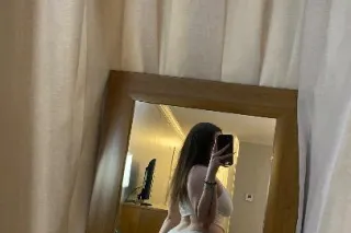 pretty little latina 💃🩷 - 21 - Image 2