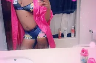 COUNTRY GAL TRYING GET WILD - Image 6