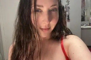 Petite brunette white girl with a FAT booty 🥰 REAL PICS 💗 - Image 5