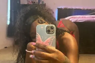 Tempting I Know 😏💦 - Image 1