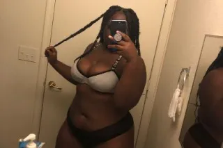 come splash in this thick clap back 😏🍑💦 - Image 3