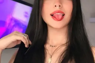 Available new hot girl in town... - Image 3