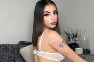 Portuguese petitie brunette - ... - Image 3