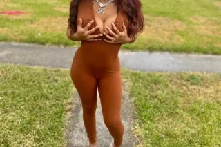 you want to see my front 💦or my back 🍑 - Image 7