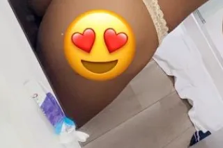 petite wet tight pussy book wh... - Image 4