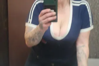 2 GIRL SPECIAL COME HAVE SOME ... - Image 1