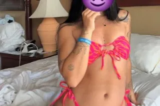 Sexy Latina With Big Ass🍑 Arou... - Image 3