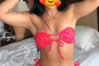 Sexy Latina With Big Ass🍑 Arou... - Image 1