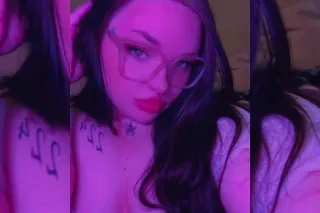 2 girls 1 gives head the other... - Image 3