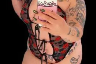 LADY IN RED 🌹🥀 pink pussy .. f... - Image 3