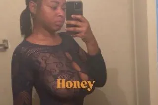 💦YOUNG HOTTIE😏BIG BOOBS🍒NICE A... - Image 4