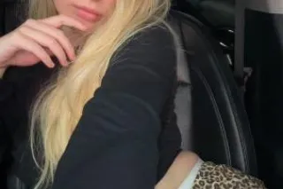 SEXY BLONDE CONTENT TWO GIRLS ... - Image 2