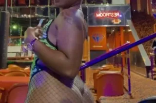 Hey handsome - 23 - Image 2