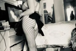 I love aolder gentlemen! - Image 5