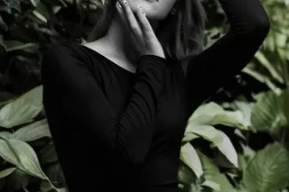 AUTHENTIC GIRL NEXT DOOR - Image 5