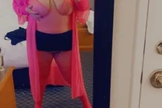 sexy brunette at your service - Image 5