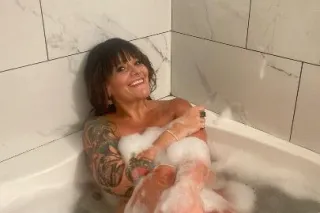 PAWG 🍑 MILF. 🤩 w/ a WAP!! 💦💦💦😏 - Image 6