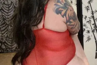 PAWG 🍑 MILF. 🤩 w/ a WAP!! 💦💦💦😏 - Image 9