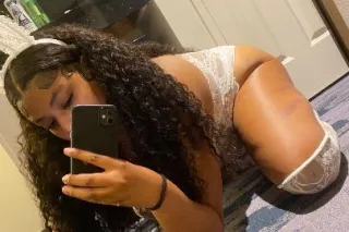 New in TOWN🥰💦 IN AND OUT ✅Puss... - Image 1