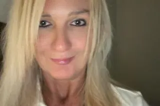 sultry gina - 44 - Image 3