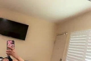 💕SEXYY fridays🎉🥳TIGHTEST 😝 WET... - Image 3