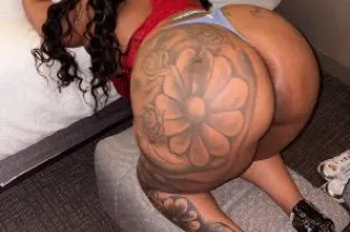 Exotic Big Booty Freak 👄 - Image 2