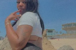 THICK AND JUICY WET PUSSY - Image 5