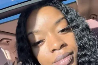 Young, captivating , and dimin... - Image 2