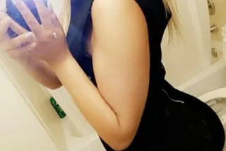 💕💎Busty 34dd hottie💕💎 Availabl... - Image 1