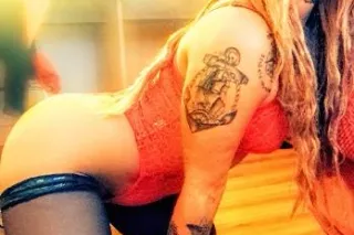 WET, TIGHT AND RIGHT - 33 - Image 1