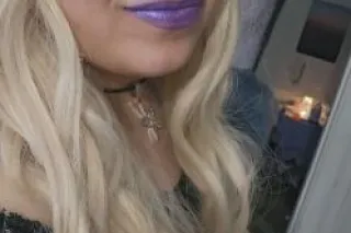 red wings fetish - 33 - Image 1