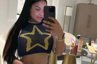 HOT GIRL - 26 - Image 1