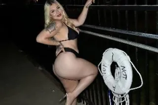 visiting 🥰🥰 - 23 - Image 1