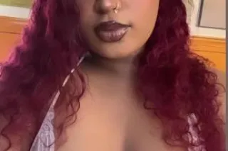 sexy bomb shell 😍💣 new in town... - Image 2