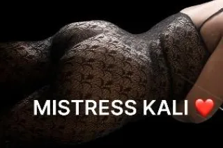 DOMINATRIX SERVICES ! Golden shower, foot fetish, body worship, domination - Image 6