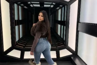 Sexy Brazilian Playmate - 24 - Image 4