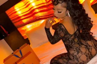 KINKY BOMBSHELL - 25 - Image 1