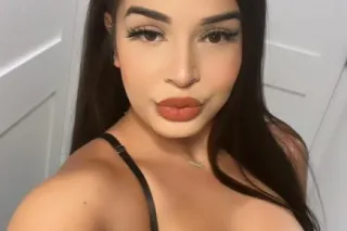 FACETIME AND CONTENT - 22 - Image 2