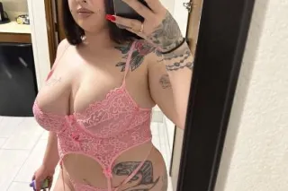 OMG WHO IS SHE 😍😍😍 SEXY SLIM T... - Image 4