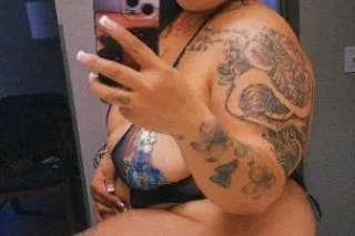 NEW IN TOWN 😘👀💜Dont Miss Out 2... - Image 3