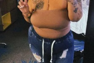 NEW IN TOWN 😘👀💜Dont Miss Out 2... - Image 4