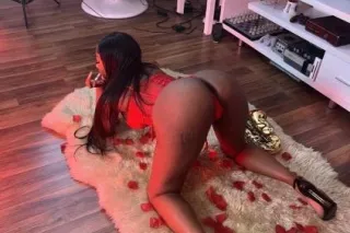 Best Around 🫶 Finest In Town 🥂... - Image 4