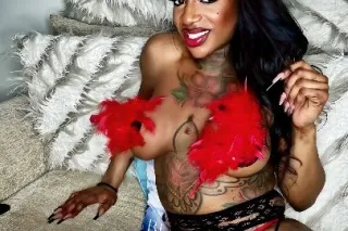 TRANSGENDER FEMALE HERE - Image 2