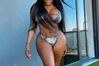 beautiful fun and sexy! qv hhr hr😍🔥🔥 - Image 1