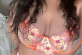 Rican Goddess At Your Service ... - Image 2