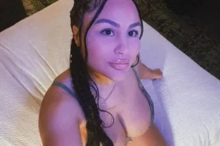 🫦🫦 Curvy Busty bombshell! 🎉 - Image 5