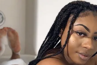 🩷NEW IN TOWN🩷SQUIRTING BEDROOM... - Image 3