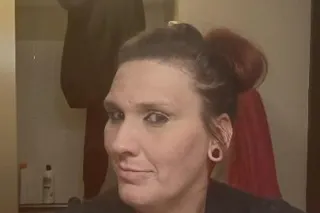 Looking a man with a big item!... - Image 2