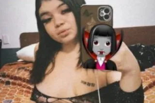 Selena🍒 - Image 5